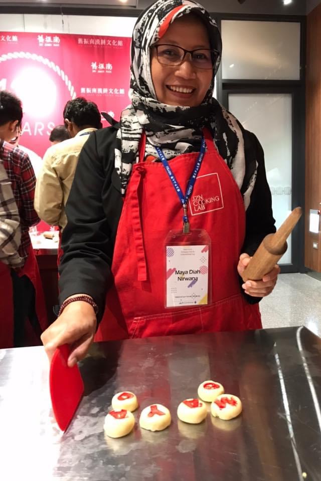 The Taiwanese vegetarian mooncakes are perhaps Jiu Zhen-Nan's most iconic product. Flavors of tasty fillings in the signature multi-layered flaky skin. Source: Author’s documentation.