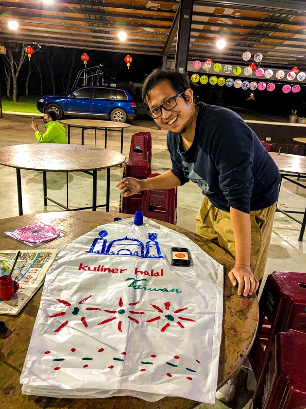 DIY-lantern activity at night. We had fun with this activity.