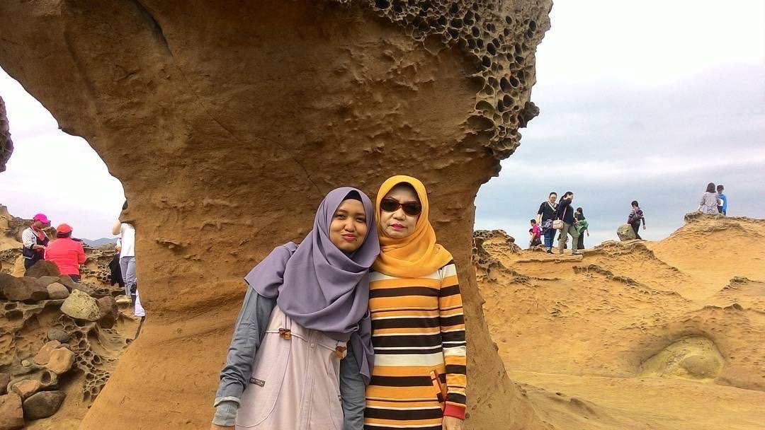 We were enjoying our trip to Yehliu Geopark